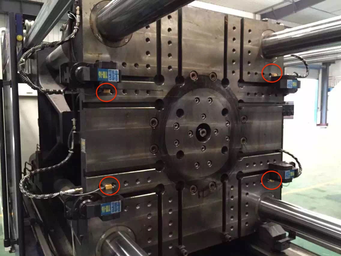 A hydraulic quick die and mould changing system for automated and efficient die clamping on press machines.
