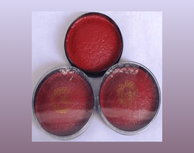 Red mould spotting compound for identifying high spots and ensuring perfect contact between mold halves.